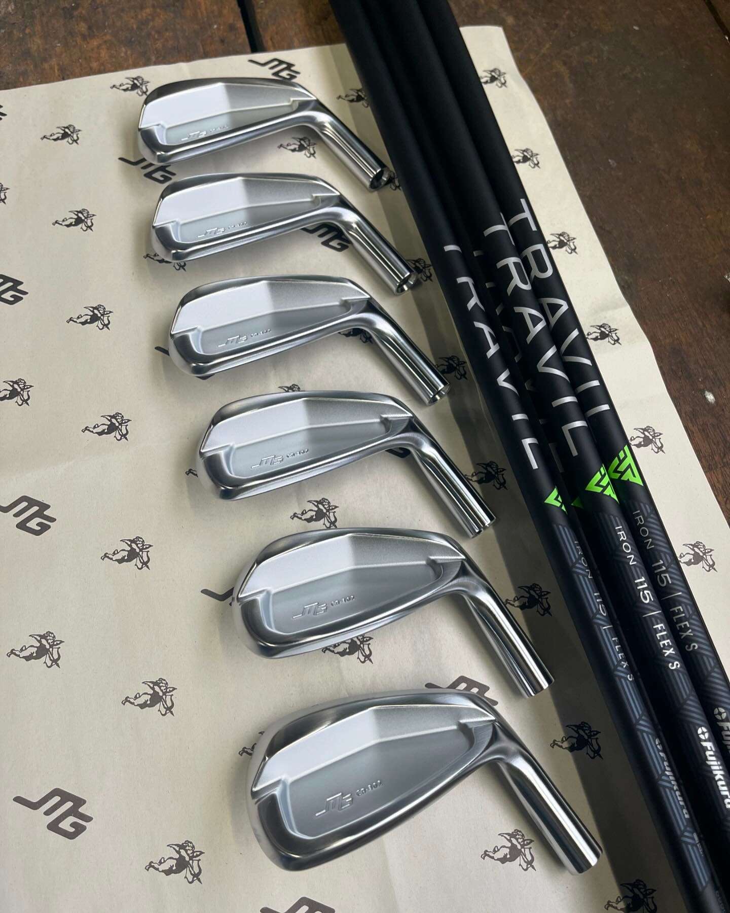 極美品！CB-302 アイアン6本 TRAVIL 95 flex S TRAVIL IRON 95s シャフト